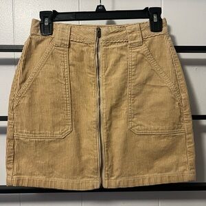Size 1 Juniors Ultra High Rise Hollister Corduroy Mini Skirt, B6